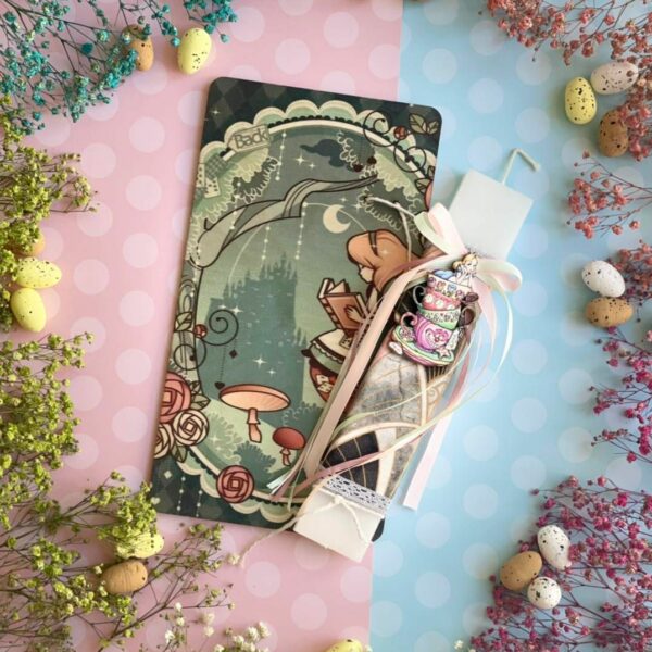 Λαμπάδα ”Alice in Wonderland” Λαμπάδα ”Alice in Wonderland”