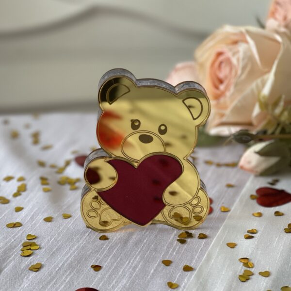 Table plexiglass teddy bear with heart Table plexiglass teddy bear with heart