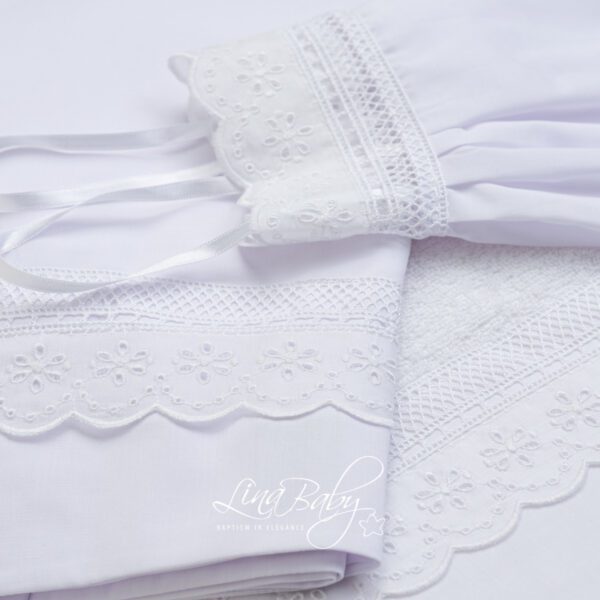 Luxury ”Broderie Anglais” christening cloth set Luxury ”Broderie Anglais” christening cloth set