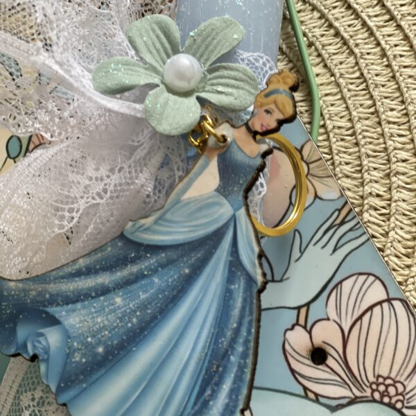 Λαμπάδα ”Cinderella”