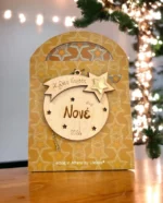 Ξύλινο Γούρι Μπάλα με Ευχή “Καλές Γιορτές Νονέ”