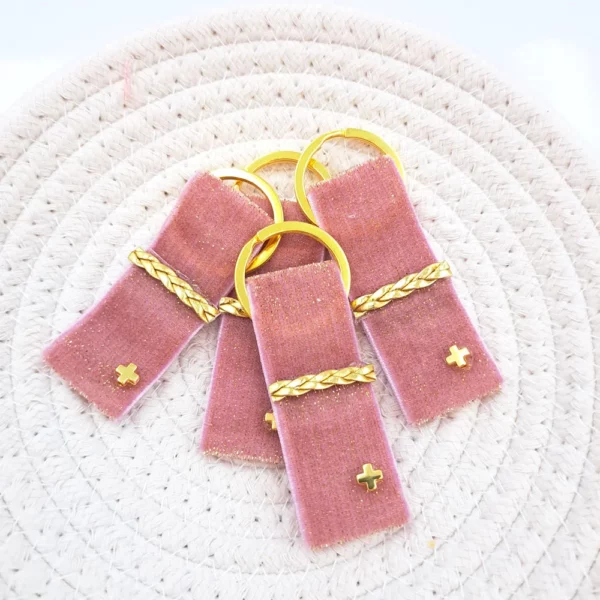 Μαρτυρικό μπρελόκ με βελούδινη κορδέλα KYMI