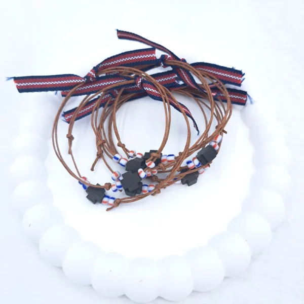 Μαρτυρικό βραχιόλι με ξύλινο σταυρό kymi