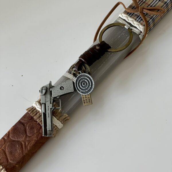 Εφηβική-Αντρική λαμπάδα ”Όπλο”