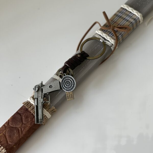 Εφηβική-Αντρική λαμπάδα ”Όπλο”