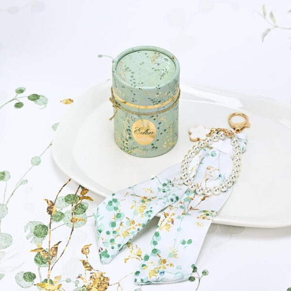 Μπομπονιέρα Charm με μαντιλάκι και πέρλες eden