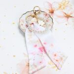 Μπομπονιέρα Charm με μαντιλάκι και πέρλες pink blossom