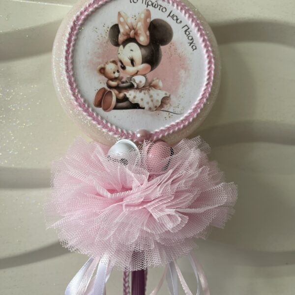 Λαμπάδα  σε σχήμα γλειφιτζούρι ”Το πρώτο μου Πάσχα Minnie’