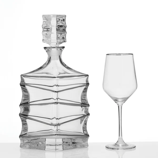 Κρυστάλλινο σετ ποτηριού και καράφας γάμου